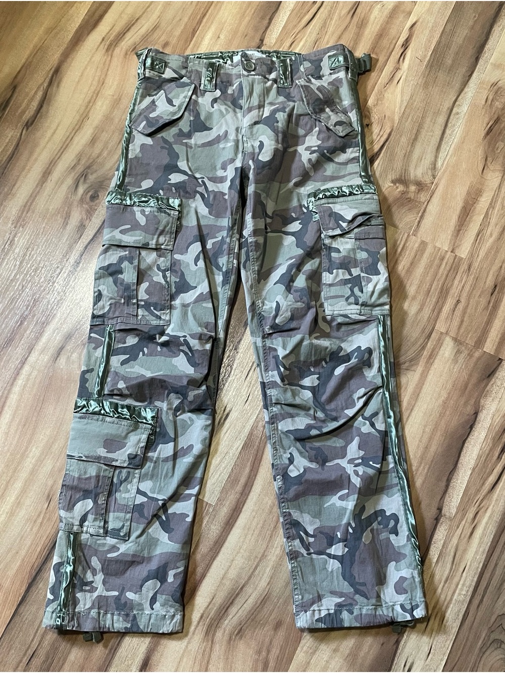YMI Jeans USA Camo Cargo Pants Size 1 25 Women Utility Multi Pocket Mid Rise Y2K